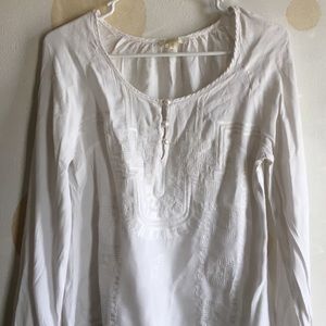 White long sleeve blouse